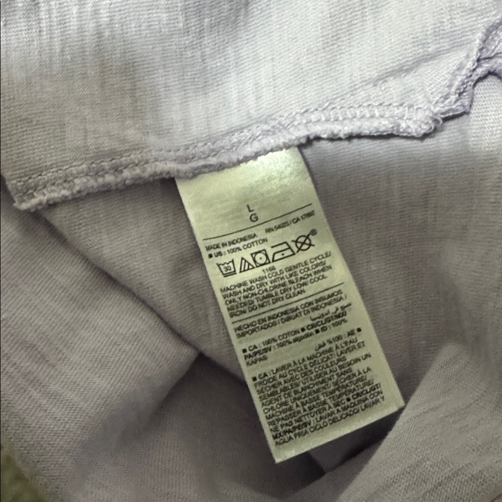 Old navy Lavender Slightly Cropped Short Sleeve T-Shirt - Picture 7 of 8